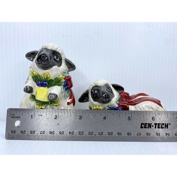 Vintage 1995 Fitz and Floyd Berries Ribbon Holiday Sheep Salt Pepper Shaker Set - Picture 9 of 10